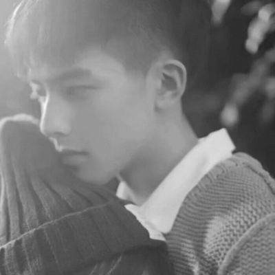 唯美黑白风格的微信情侣头像