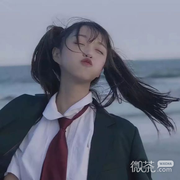深沉激萌时尚女生头像