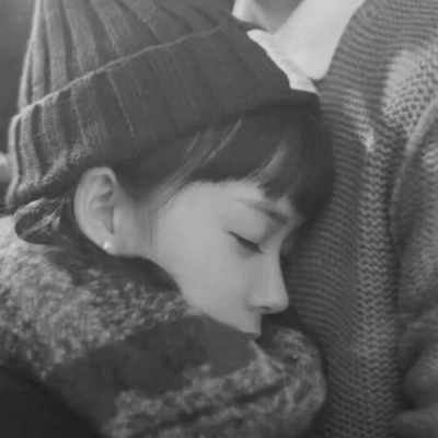 唯美黑白风格的微信情侣头像