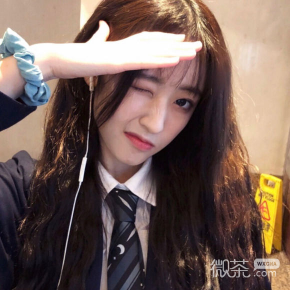 文艺成熟冷酷女生头像