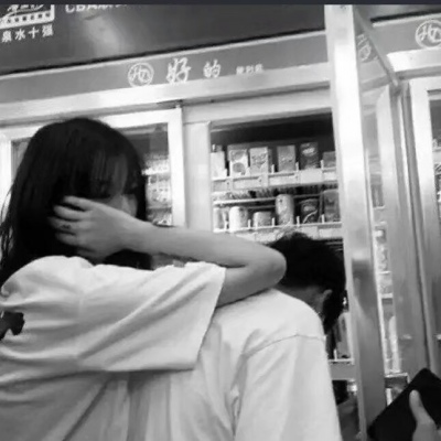 唯美黑白风格的微信情侣头像