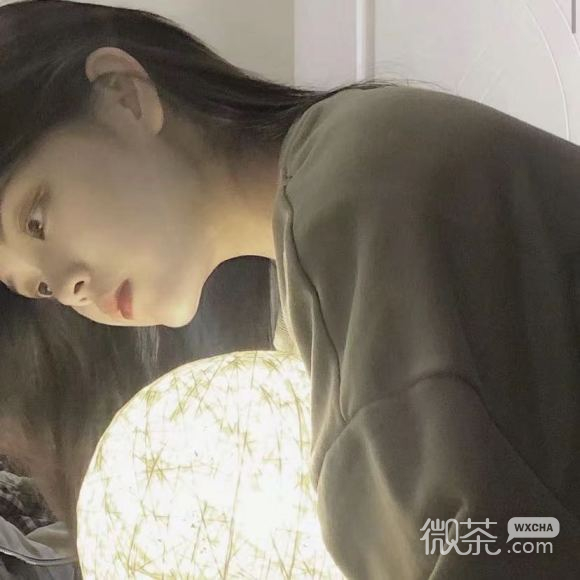 长发阳光时尚性感女生头像