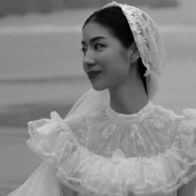 唯美黑白风格的微信情侣头像