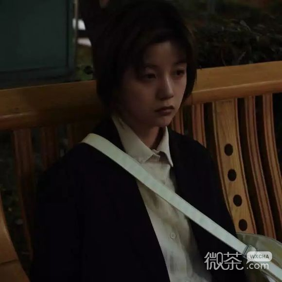 深沉激萌时尚女生头像