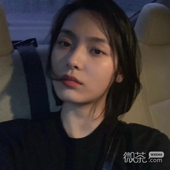 深沉可爱时尚女生头像