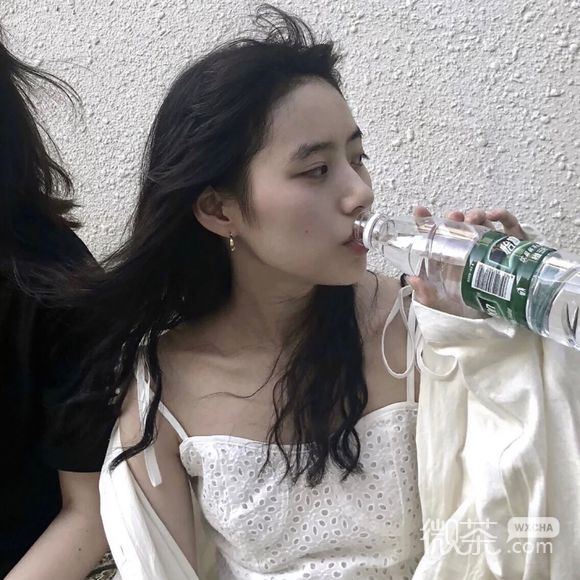 深沉洒脱佛系女生头像