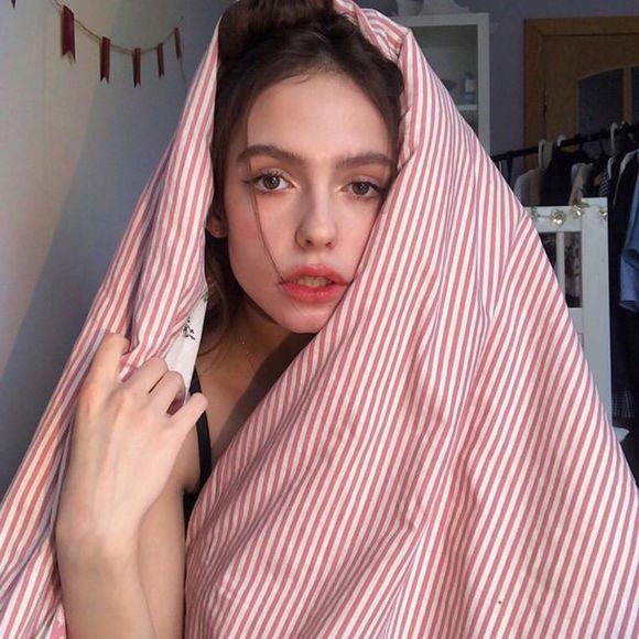 冷酷傲娇时尚女生头像