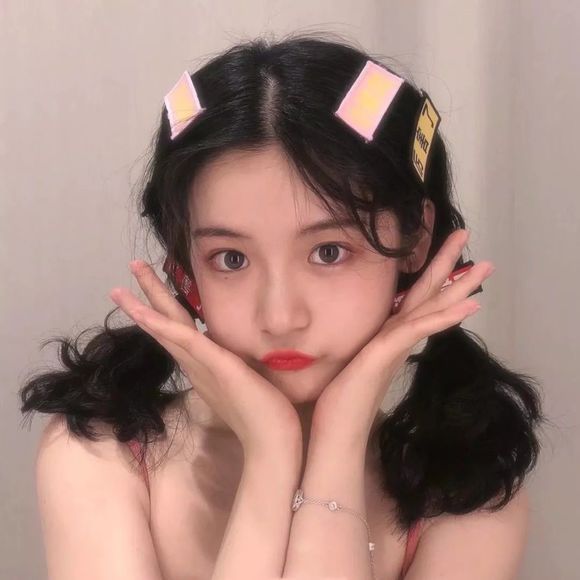 冷酷傲娇时尚女生头像