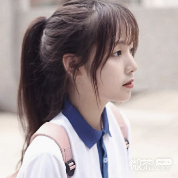 成熟性感俏皮女生头像