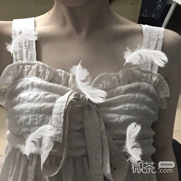 成熟性感俏皮女生头像