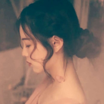 高冷复古范的微信女生头像