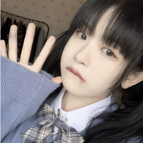 成熟深沉迷人女生头像