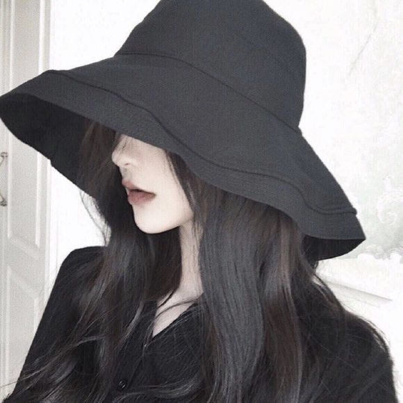 成熟深沉迷人女生头像