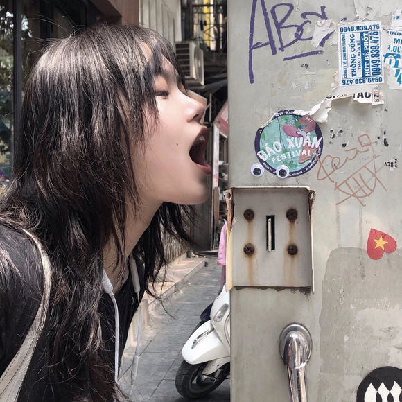 成熟深沉迷人女生头像