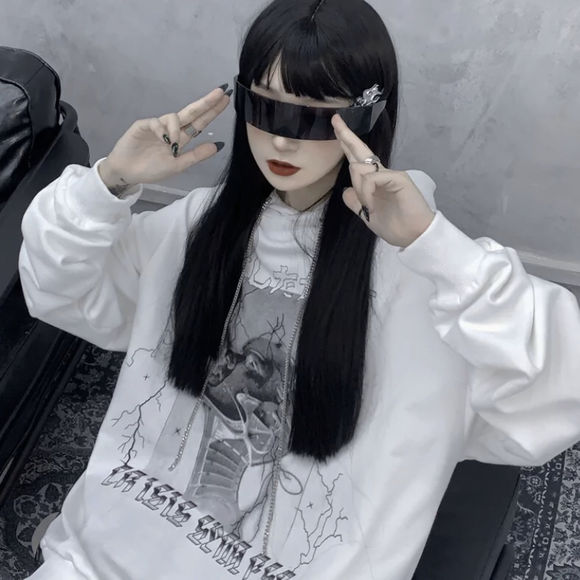 成熟深沉迷人女生头像