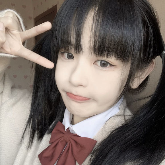 成熟深沉迷人女生头像