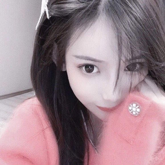 成熟深沉迷人女生头像