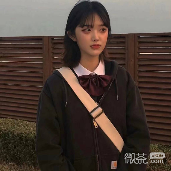 颓废时尚性感女生头像