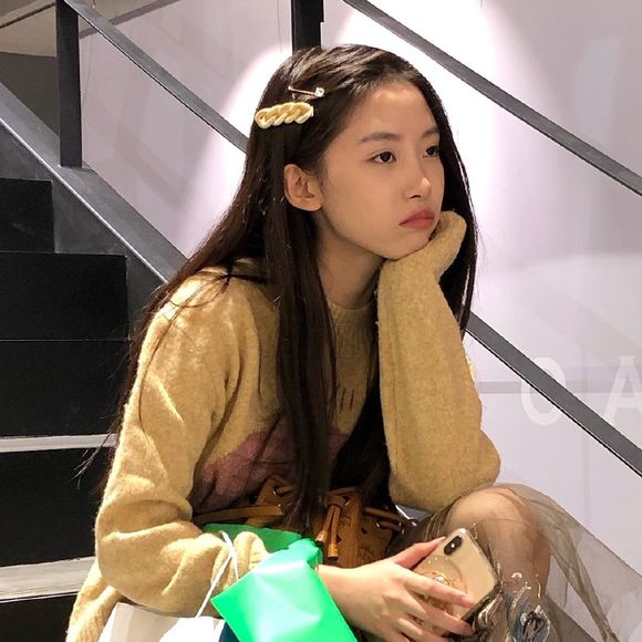 酷酷的高冷御姐女生头像