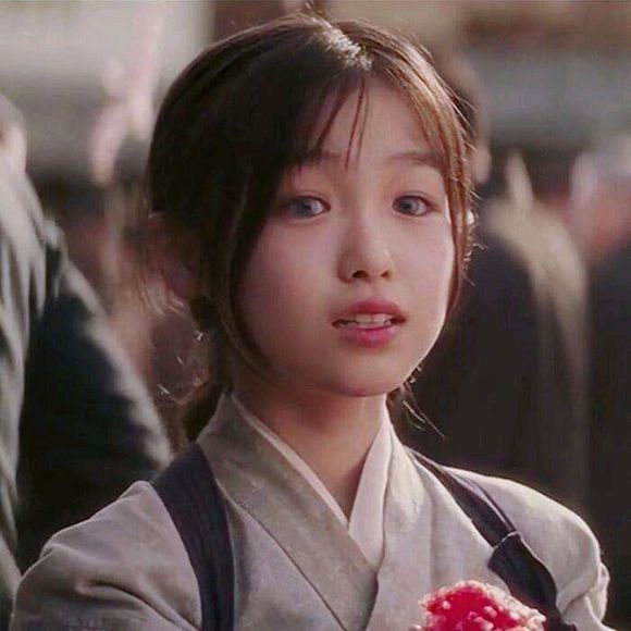 文艺成熟漂亮女生头像