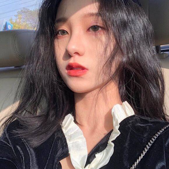 深沉唯美女生头像