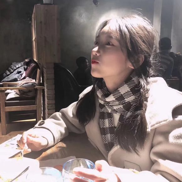 酷酷的高冷御姐女生头像