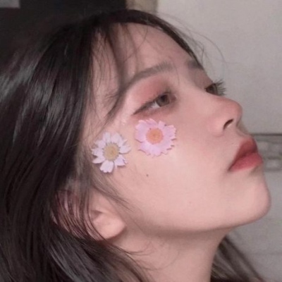 好看有气质的微信女生大头照头像