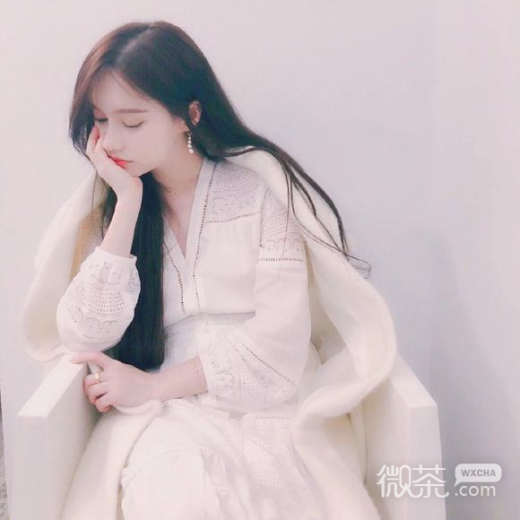 俏皮性感女生头像