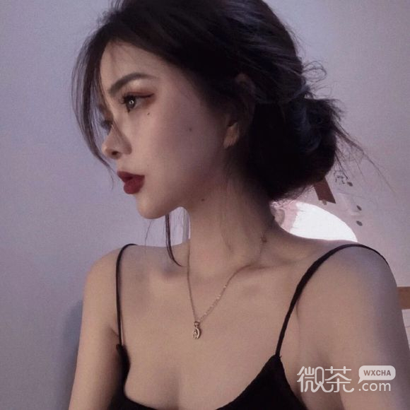 俏皮性感女生头像