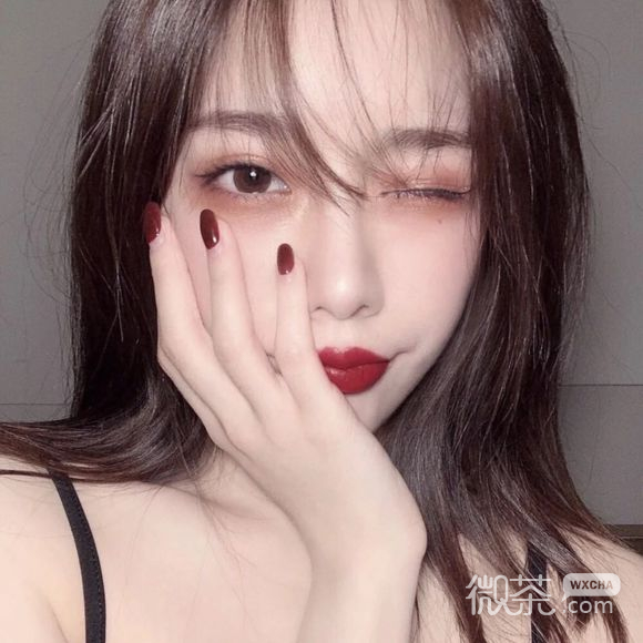 俏皮性感女生头像