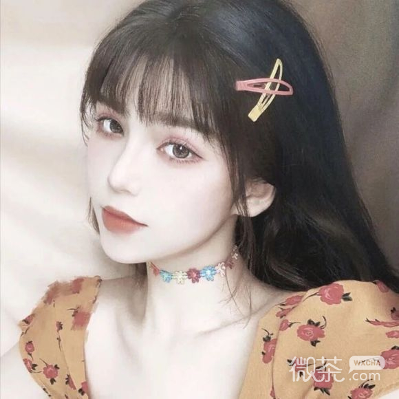 俏皮性感女生头像