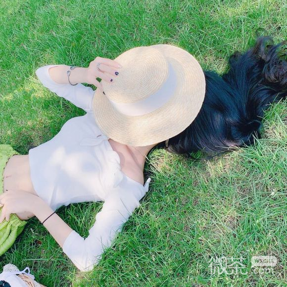 俏皮性感女生头像