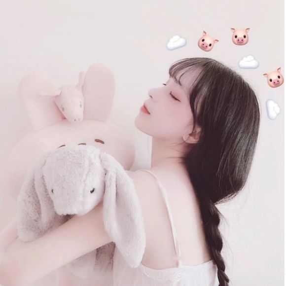 佛系傲娇时尚女生头像