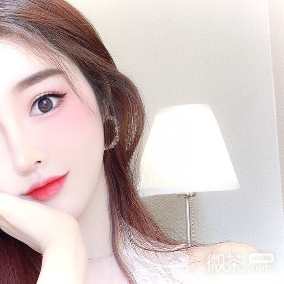 复古文艺长发女生头像
