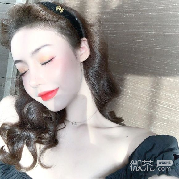 复古文艺长发女生头像