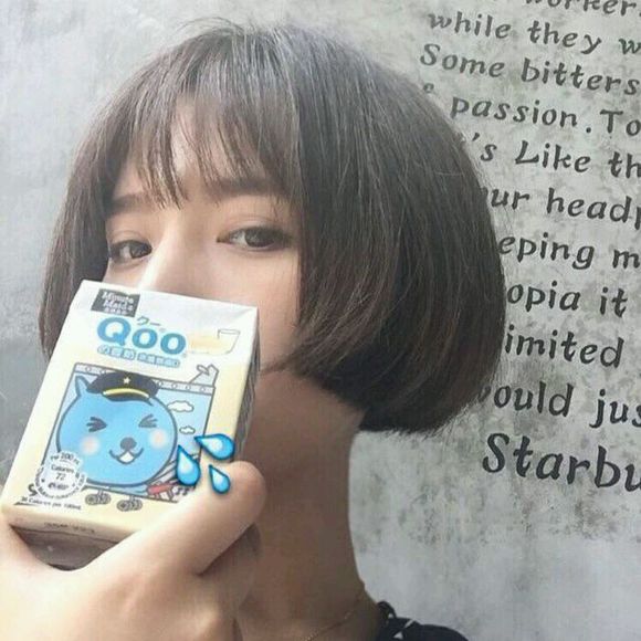 洒脱俏皮女生头像