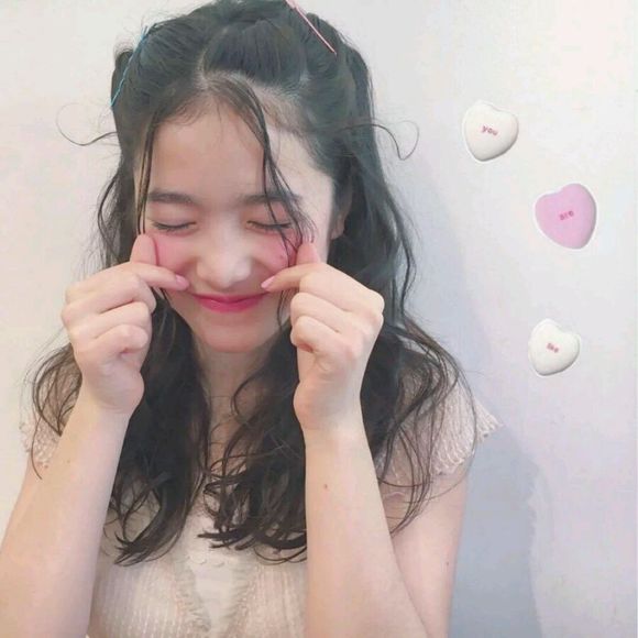 洒脱俏皮女生头像