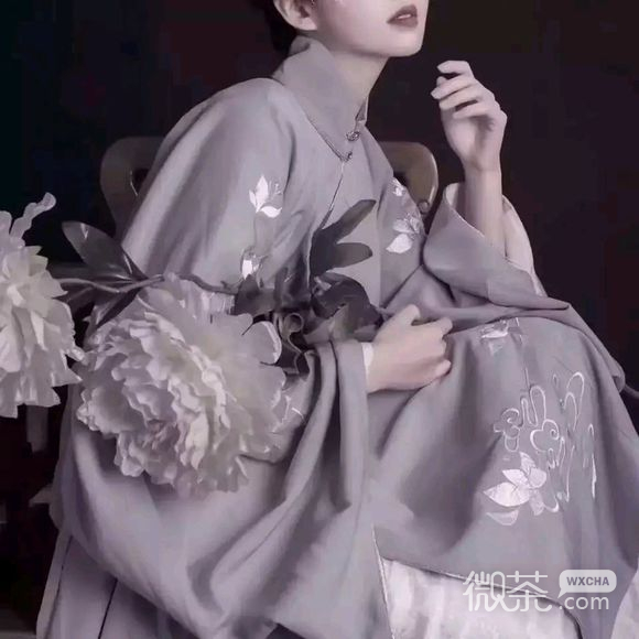 阳光洒脱女生头像