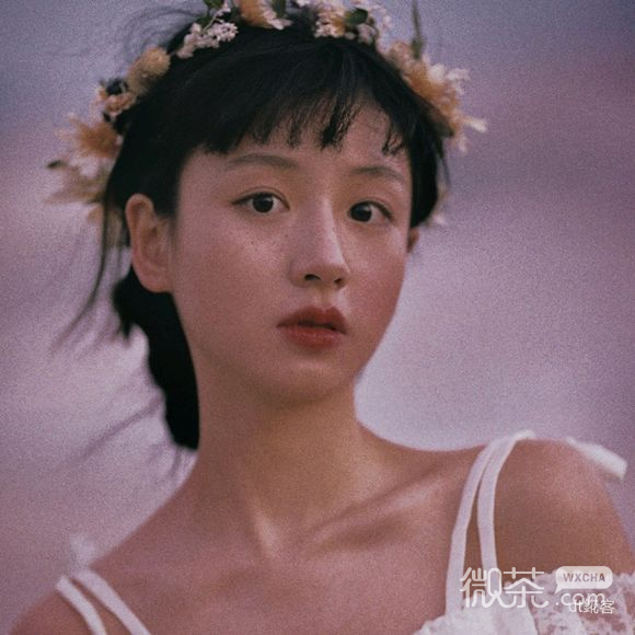 文艺洒脱性感女生头像