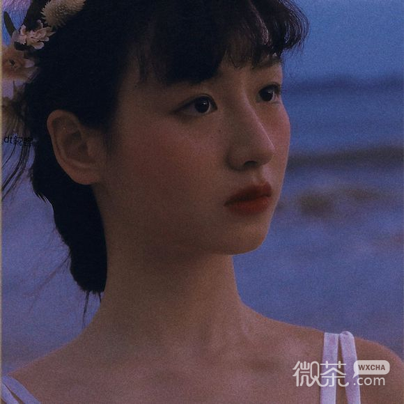 文艺洒脱性感女生头像