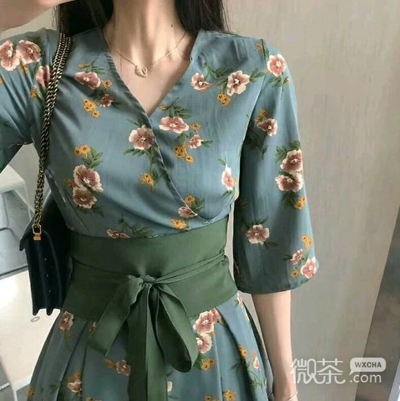 文艺洒脱性感女生头像