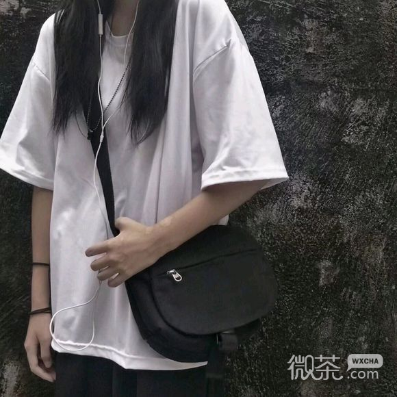 阳光冷酷性感女生头像