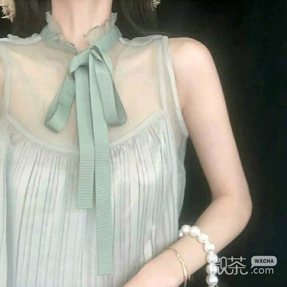 文艺洒脱性感女生头像