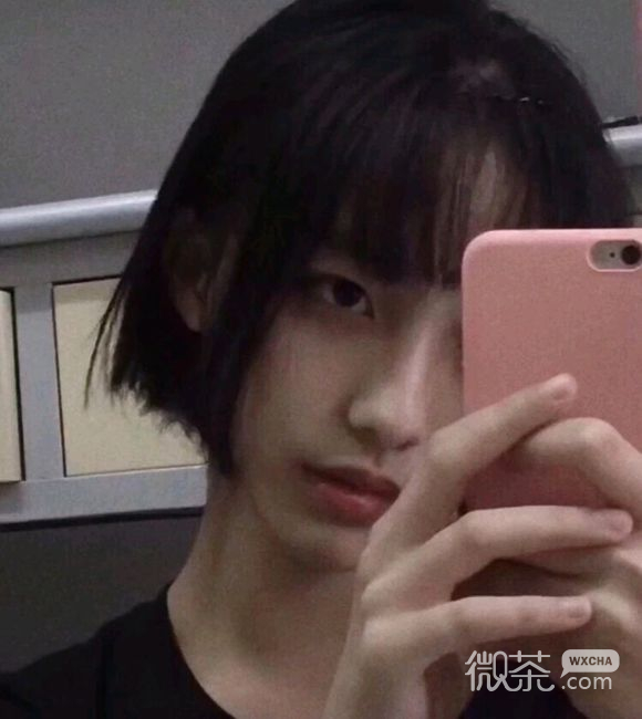 阳光冷酷性感女生头像