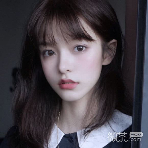 阳光洒脱网红女生头像