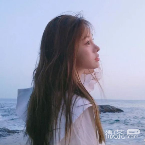阳光洒脱网红女生头像