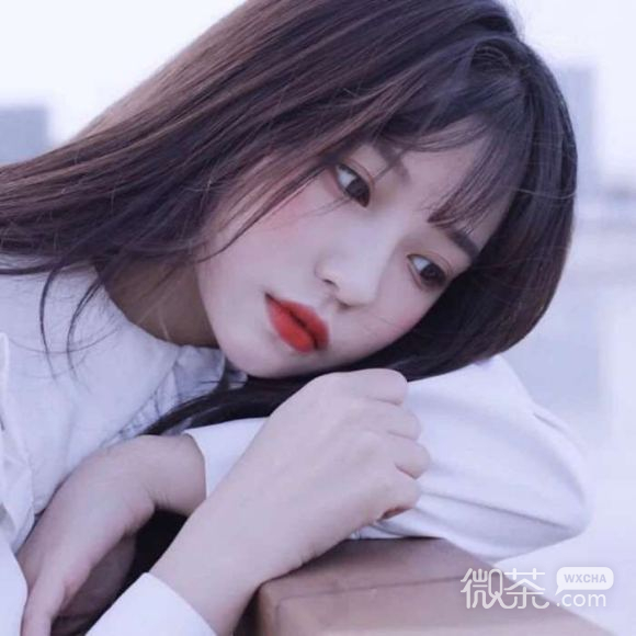 阳光洒脱网红女生头像