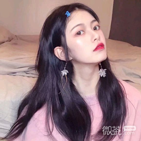 阳光洒脱网红女生头像