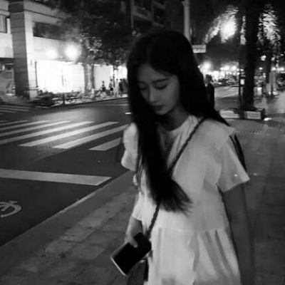 狂拽酷炫的微信炫酷时尚女生头像