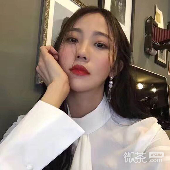 冷酷时尚长发女生头像